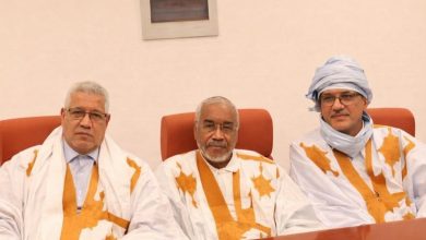 صورة حزب الإصلاح يشارك في مراسم تسليم أحزاب الأغلبية الرئاسية ردها الجماعي على وثيقة الحوار الوطني